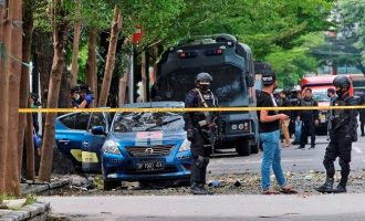 Sulmi vetëvrasës trondit kishën në Indonezi, disa të plagosur