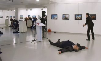 Një gjykatë turke dënon pesë persona me dënime të përjetshme në lidhje me vrasjen e ambasadorit rus në vitin 2016