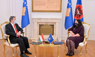 Hungaria i jep mbështetje Kosovës për liberalizimin e vizave