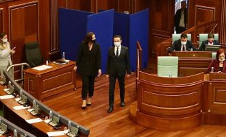 Deputetja e PDK-së Adelina Grainca kalon në radhët e VV-së