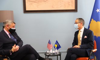 Vitia pret në takim Kosnettin, diskutojnë për ashpërsim të masave