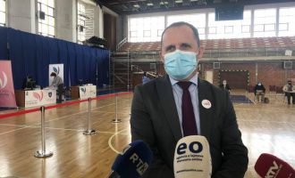 Hoti: Mbi tre mijë të moshuar kanë aplikuar për vaksinën anti-COVID