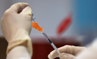 Agjencitë amerikane bëjnë thirrje të pauzohet përdorimi i vaksinës Johnson & Johnson