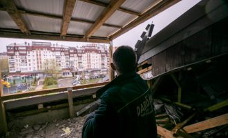 Rrënohet një mbindërtim ilegal në Prishtinë