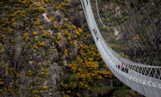 A do guxonit të ecnit në urën më të madhe në botë?