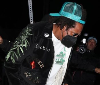 Një bluzë e Jay-Z ofendon komunitetin islam