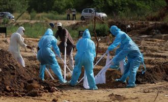 Mbi 3 milionë vdekje si pasojë e COVID-19 në gjithë botën