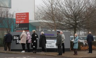 Britania e Madhe bën një hap të madh nga bllokimi i COVID-19, kryeministri kërkon kujdes pas relaksimit të masave