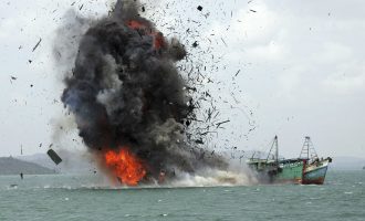 Indonezi: 17 të zhdukur në anije ngarkese, përplasje  mes anijeve të peshkimit