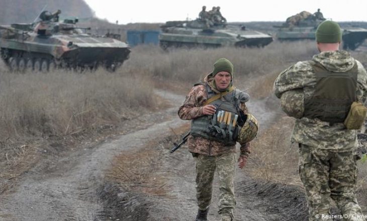 NATO paralajmëron Rusinë rreth forcave pranë Ukrainës