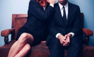 Arsyeja e vërtetë pse njerëzit pëlqejnë të bëjnë thashetheme