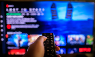 Abonuesit e acaruar po distancohen nga Netflix – shkak u bë ky serial