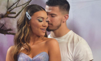 Më në fund – Diona Fona publikon “Sheqer”-in