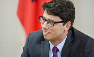 Murati deklarohet rreth subvencionimit të pagave të punëtorëve