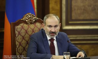 Kryeministri armen Pashinyan jep dorëheqjen, çon vendin në zgjedhje të parakohshme