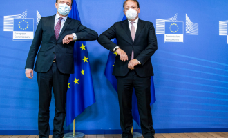 Kurti pas takimit me Varhelyin: S’jemi as “afër” dhe as “fqinj” me BE-në, sepse jemi të rrethuar nga ajo