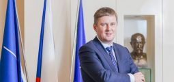 Çeki: Shkarkohet nga detyra ministri i Jashtëm Tomas Petricek