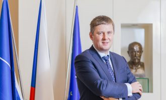 Çeki: Shkarkohet nga detyra ministri i Jashtëm Tomas Petricek