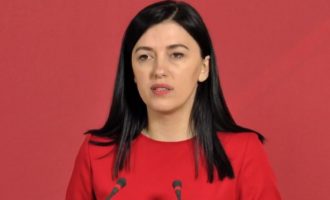 Haxhiu shkarkon tre zyrtarë nga divizioni për mbrojtje juridike në Gjykatën Speciale