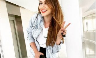 7 vjet më vonë, Arbana Osmani vesh po të njëjtin fustan në ekran