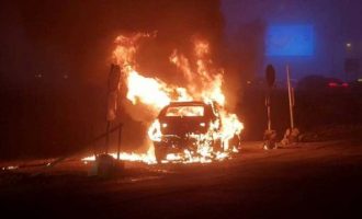 Një veturë merr flakë në lagjen Pejton të Prishtinës