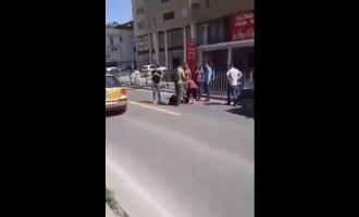 Aksident në rrugën Prishtinë-Fushë Kosovë, vetura godet një grua