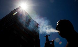 Ligjvënësit këtë shtet propozojnë ndalimin e duhan pirjes për personat e lindur pas vitit 2004