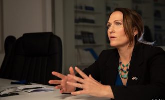 Ambasada amerikane: Kosovës i duhet vetting sistematik