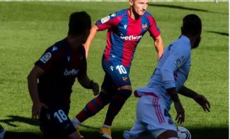 Enis Bardhi akuzohet nga policia spanjolle për falsifikim të patentës së shoferit