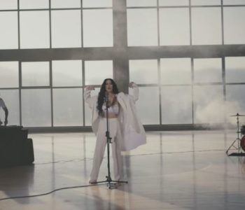 Kënga “Duro” e Dafina Zeqirit po arrin qëllimin e saj