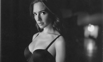 Gal Gadot zbulon gjininë e foshnjës që po pret