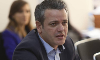 Gashi: Kurti po gënjen, Hoti e priti në zyrë për t’ia dorëzuar dosjen rreth dialogut