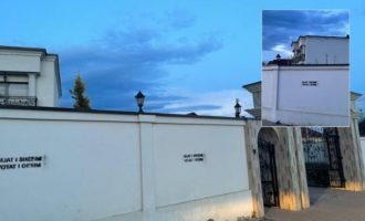 ‘Ping pong’ akuzash mes LVV-së e PDK-së pas shkrimit të grafiteve fyese në shtëpinë e Graincës