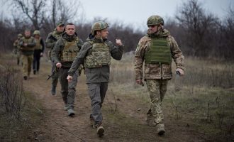 Presidenti ukrinas Zelensky dekreton ligjin për rekrutimin e trupave rezervë “në situata të veçanta”