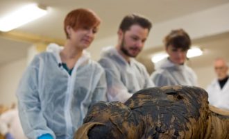 Mumia e parë egjiptiane shtatzënë befason studiuesit