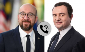 Kurti flet me presidentin e KE-së, e siguron për angazhimin në dialog