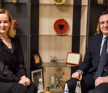 Adriana Matoshi: Ftesën për t’iu bashkuar VV-së e kam pranuar nga Albin Kurti