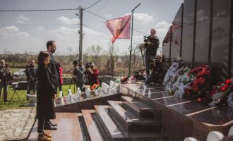 Konjufca dhe Bogujevci bënë homazhe në Lybeniq