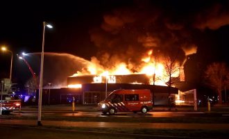 Digjet një xhami në Holandë në ndërtim e sipër