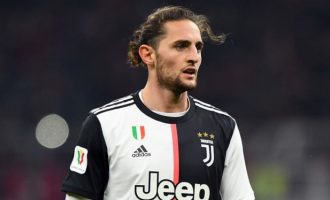 Manchester United mendon shkëmbim të lojtarëve me Juventus