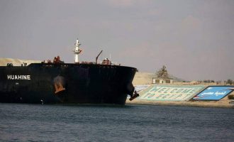 Anija në kanalin Suez u zhbllokua – tani Egjipti kërkon 1 miliard dollarë