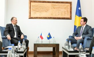 Ambasadori çek: Jemi të gatshëm ta ndihmojmë Kosovën në çështjen e pandemisë