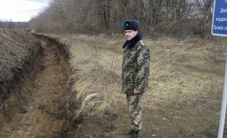 Rusia ka 150,000 trupa pranë kufijve të Ukrainës, vlerëson Bashkimi Evropian (BE)