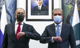 Rusia synon të përforcojë lidhjet me Pakistanin