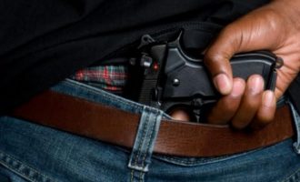 Sekuestrohet një armë zjarri nga Policia në një shkollë të Skenderajt