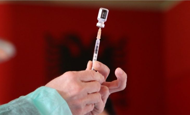 Mbërrijnë edhe 100 mijë vaksina anti-COVID-19 në Shqipëri