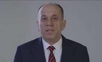 Deputeti i PDK-së e quan “lojë taktike” refuzimin e Kurtit për takimin me Vuçiqin