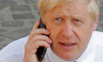 Numri i telefonit të Boris Johnson ishte publik në internet për 15 vjet