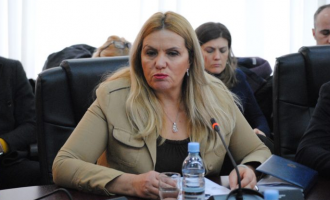 Time Kadriaj ironizon me vendimin e Qeverisë për zbritjen e shtesave të pensionistëve