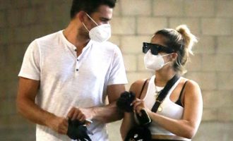 Bebe Rexha shkëmben puthje me të dashurin në videon që publikoi